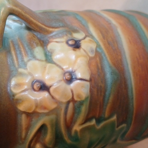 1930's Roseville Art Pottery Luffa 684-6 Black-eyed Susan Double Handled Vases 2 - Picture 7 of 8